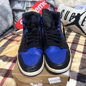 Nike / Air Jordan 1 Mid — “Hyper Royal”